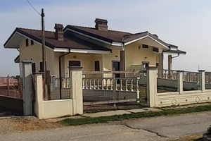 Porzione di villa bifamiliare