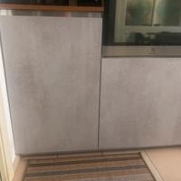 Ante/front.con gola color grigio effetto graffiato