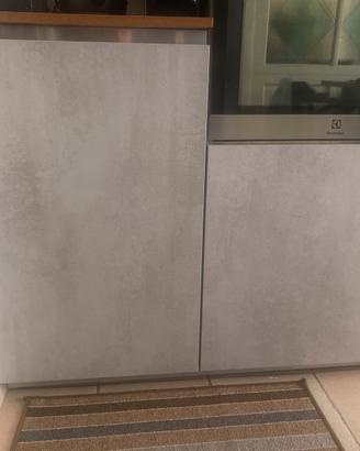 Ante/front.con gola color grigio effetto graffiato