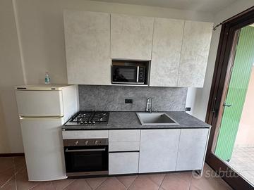 Cucina moderna completa