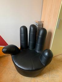 Poltrona disegn  in eco pelle