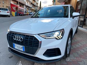 Audi Q3 35 TDI S tronic Business