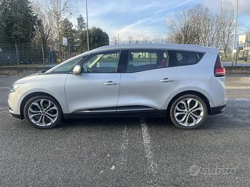 Renault grand sceniche