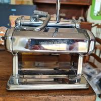 Macchina manuale per fare la pasta