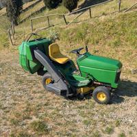 Trattorino tagliaerba John Deere