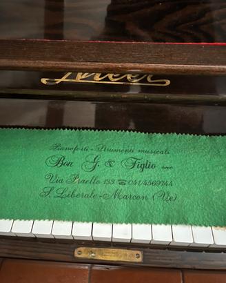 Pianoforte a muro