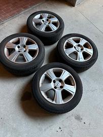 185 60 R15 su cerchi lega Opel Meriva