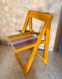 Sedia vintage arancione pieghevole in legno