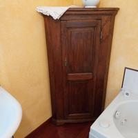 Arredamento seminuovo.