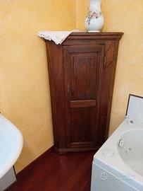 Arredamento seminuovo.