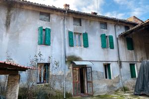 Rustico di ampie metrature da ristrutturare