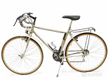 Non gravel. Bicicletta bikepacking, cicloturismo