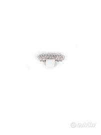 Anello in oro con diamanti