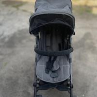 Passeggino per bambini da 6 mesi fino 30 kg .