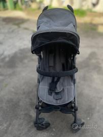 Passeggino per bambini da 6 mesi fino 30 kg .