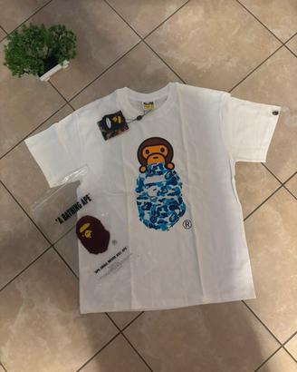 maglia bale bianca con grafica azzurra