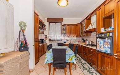 Trilocale con posto auto in zona stazione