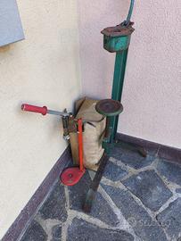 Coppia di tappatrici vintage (sughero e corona)