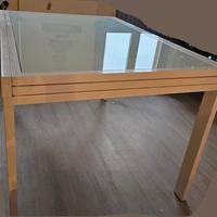 Tavolo allungabile in metallo bianco con vetro