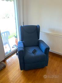 Poltrona elevabile due motori mai usata