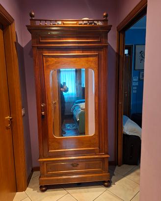  mobile in legno 