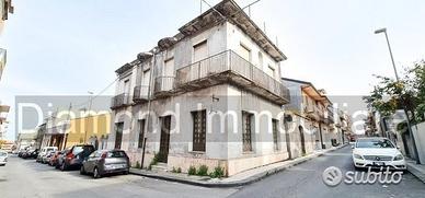Casa indipendente e terreno edificabile a Giarre