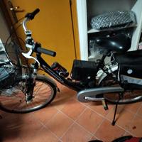 bici elettrica come nuova accessoriatissima 300 €