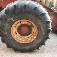 Due gomme mititrebbia laverda 3550AL