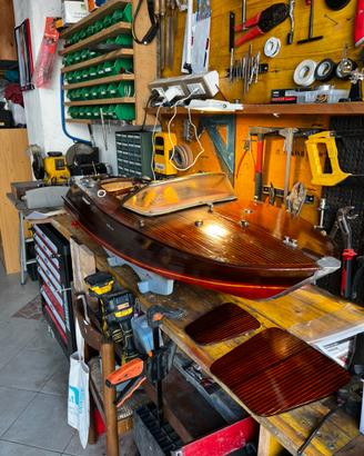 Modellino barca telecomandata