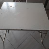 Tavolo in ferro pieghevole 