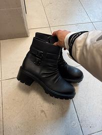 Scarpe Lora Ferres Nuove tg. 41