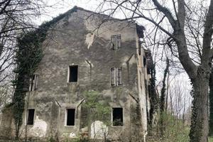 Immobile in asta di 419 m² con più di 5 locali a O