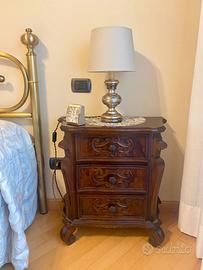 Coppia di comodini in stile barocco