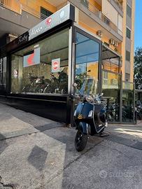Piaggio Vespa 300 GTS HPE SUPER TECH