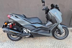 Yamaha X-Max 300