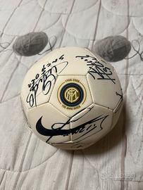 Pallone Inter centenario - autografi triplete 2010