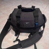 Borsa Custodia Reflex/Mirrorless Amazon Basics