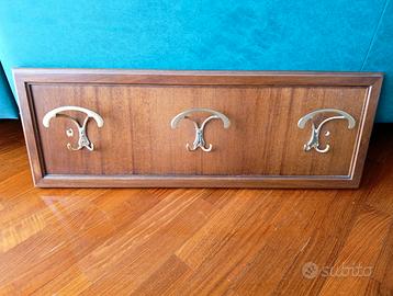 Appendiabiti in legno