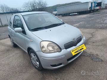 Toyota Yaris 2005---1.0 Benzina Neopatentati