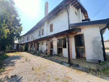 PORZIONE DI TRIFAMILIARE A VARMO