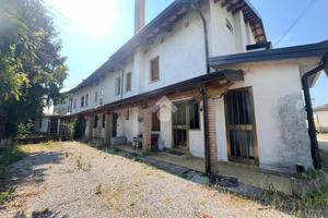 PORZIONE DI TRIFAMILIARE A VARMO