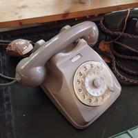 Vecchio telefono Sip grigio classico 