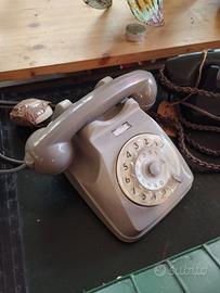 Vecchio telefono Sip grigio classico 