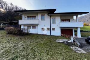 VILLA SINGOLA A FOLLINA
