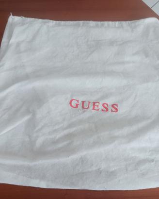 Busta in tessuto contenitore marca Guess