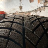 275 50 R 20 Bridgeston gomme invernali