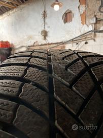 275 50 R 20 Bridgeston gomme invernali