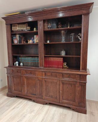 Libreria in legno massello con credenza