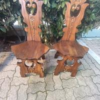 Coppia di sedie in legno