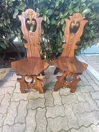 Coppia di sedie in legno